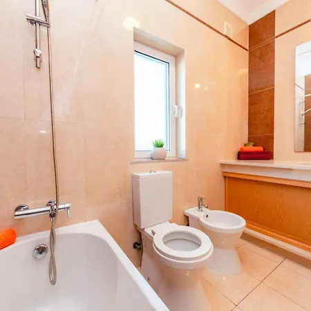 Prime - Com Piscina Aquecivel E Bbq Em * Albufeira